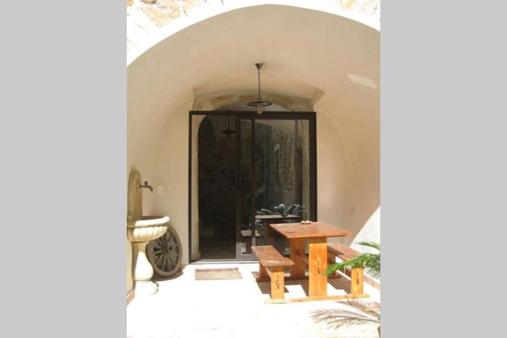 Grand Gite Salavas Exterior photo